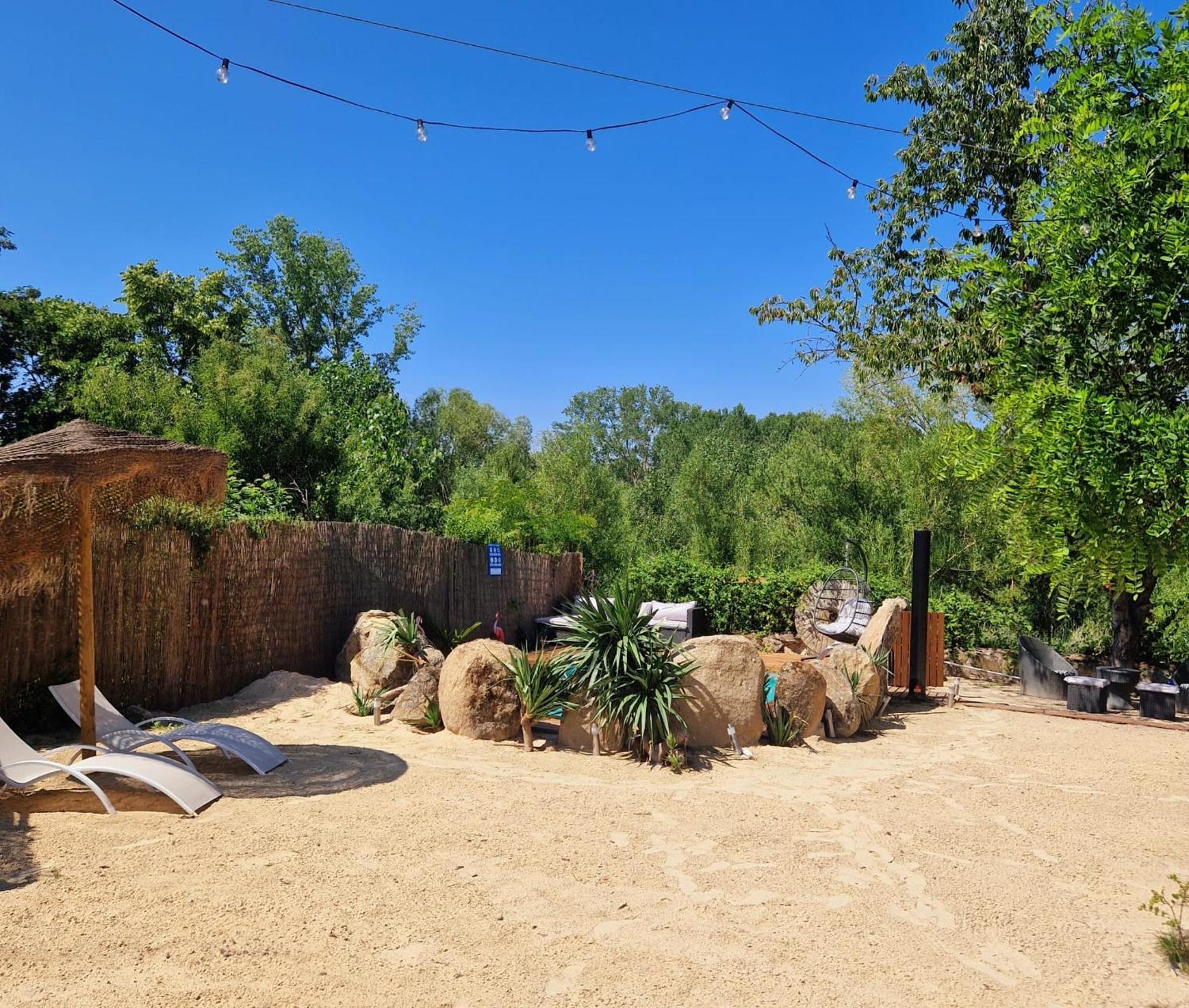 Complejo Oasis Beach Sobre El Rio Huerta  外观 照片