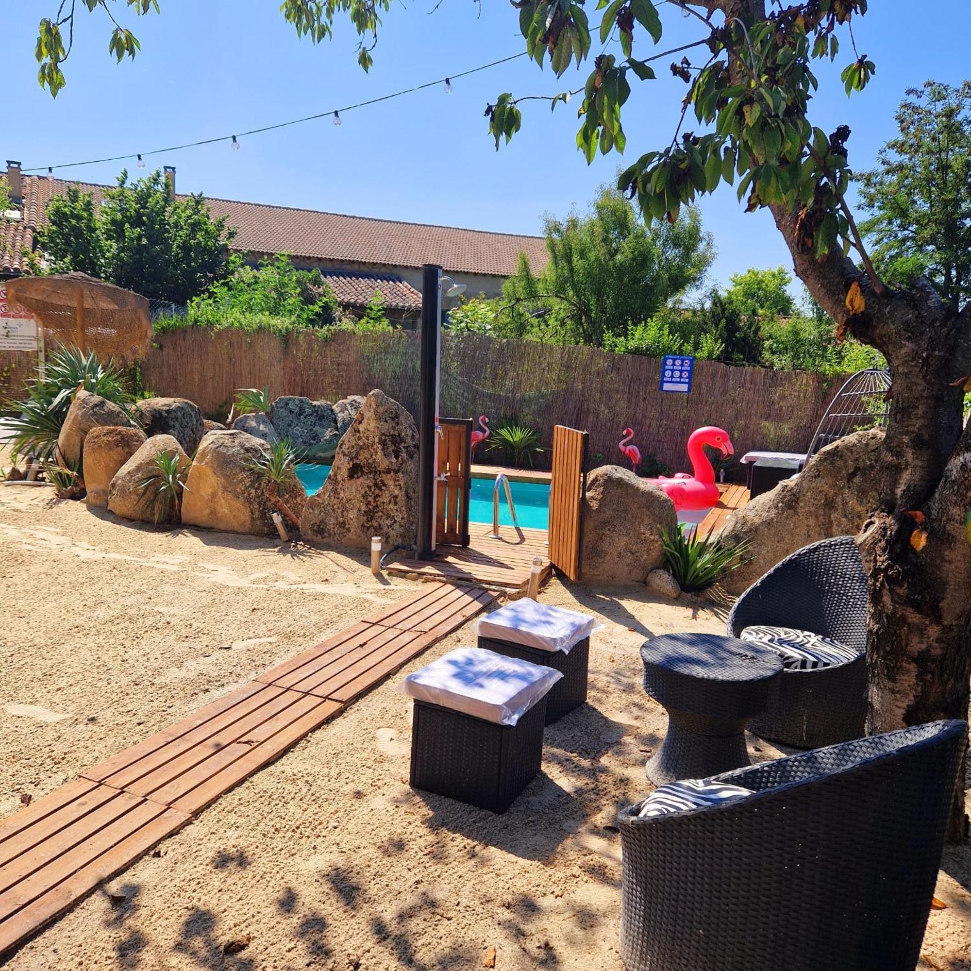 Complejo Oasis Beach Sobre El Rio Huerta  外观 照片